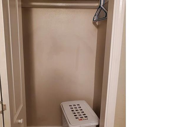 4th image of 1326 Thomas Ave