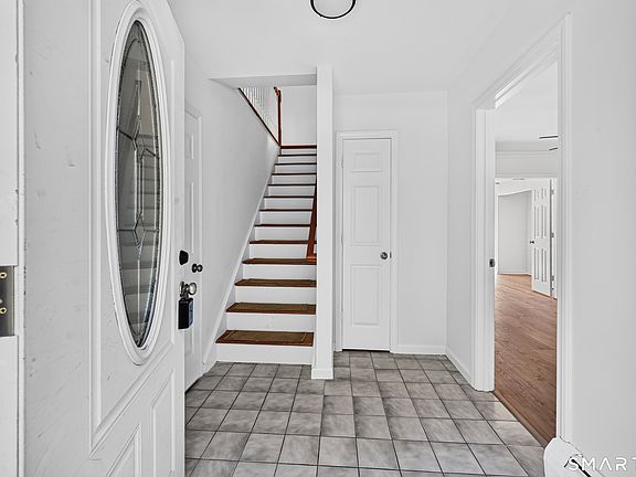 2nd image of 189 Kneen St