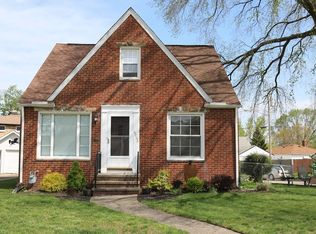 6006 Brownfield Dr, Parma, OH 44129