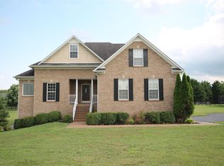 1504 Silver Cup Ct, Columbia, TN 38401