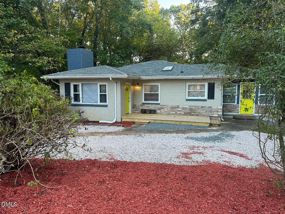 1305 Lynn Rd