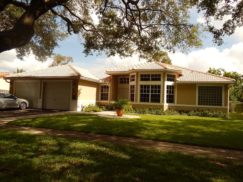 1st image of 8971 SW 52nd St