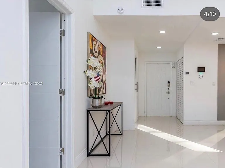 6552 NW 172nd Ln — Photo 3