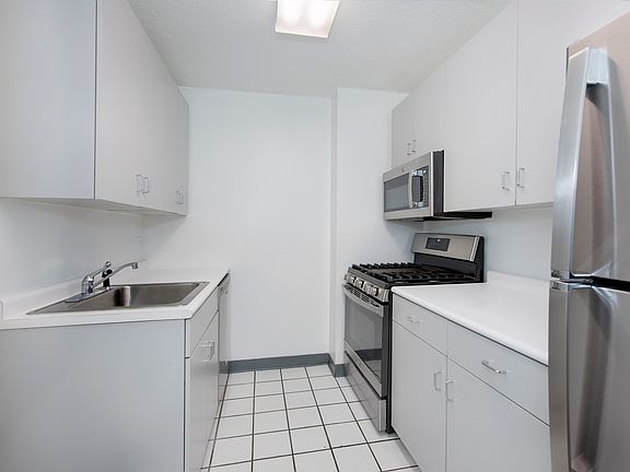 3rd image of 429 E 52nd St APT 36H
