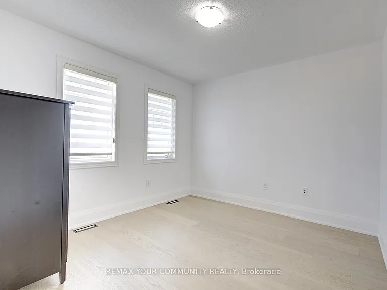 16 Muret Cres — Photo 28