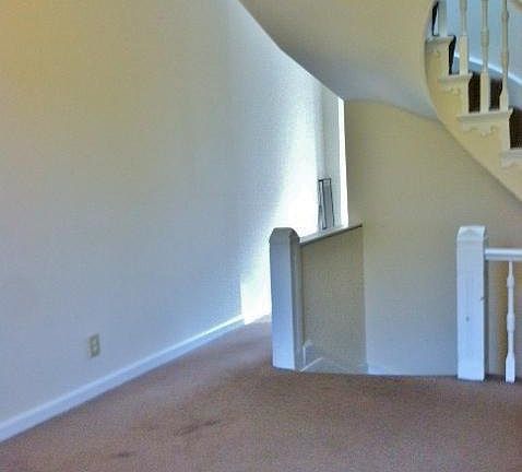 3rd image of 946 Morris St APT A
