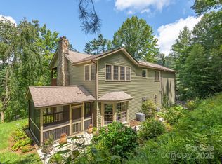 12 Sunny Ridge Dr, Asheville, NC 28804