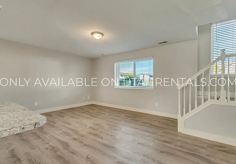 1731 Garden Dr — Photo 4