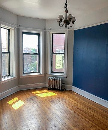 3rd image of 668 W Oakdale Ave #2