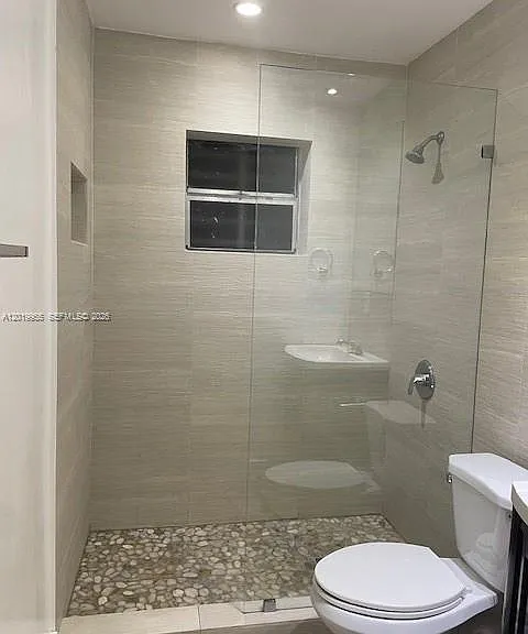 221 SW 9th Ave #2 — Photo 9