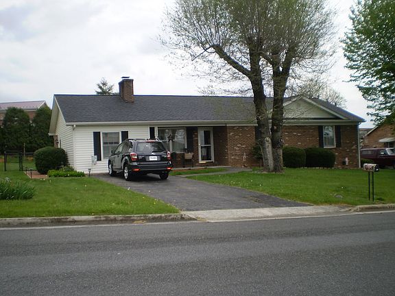 2nd image of 1250 N 11th St