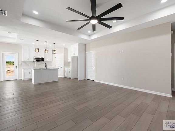 3rd image of 709 Foster Ln