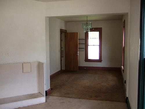 4th image of 980 N Church St