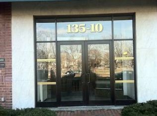 13530 Grand Central Pkwy APT 520, Briarwood, NY 11435