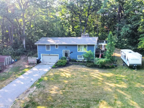 17400 Valley Dr, Big Rapids, MI 49307