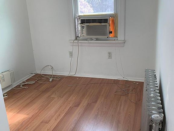 4th image of 54 Bement Ave
