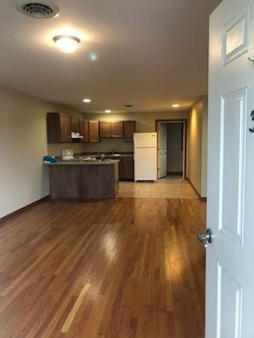 Ceiling fan with light has been added to livingroom.