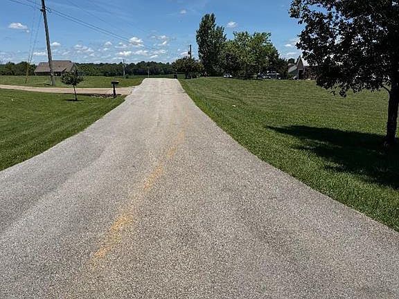 2nd image of 148 Oak Hill Ln