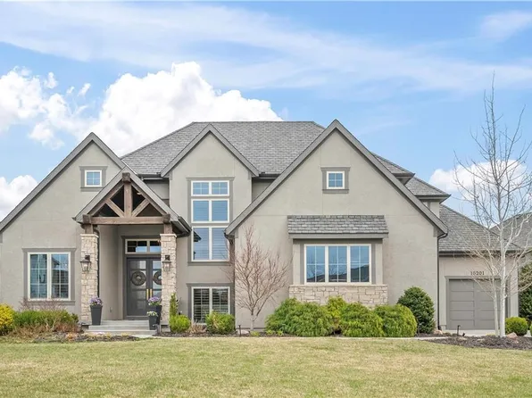 16201 Garnett St, Overland Park, KS 66221