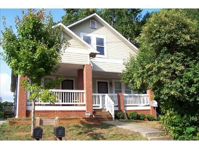 1169 Arlington Ave SW #A photo 1