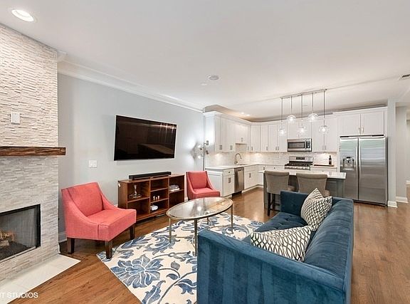 3rd image of 2255 W Wabansia Ave APT 107