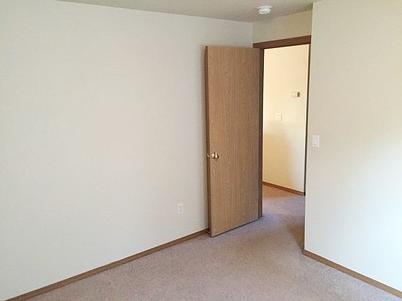 5th image of 17024 17th Ave E