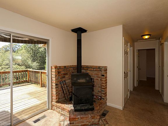 5th image of 15605 Lorie Dr
