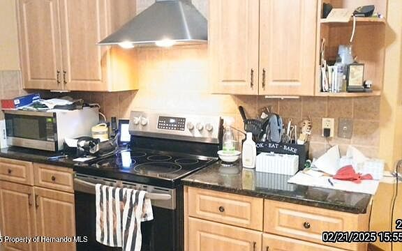 2nd image of 14485 Centralia Rd