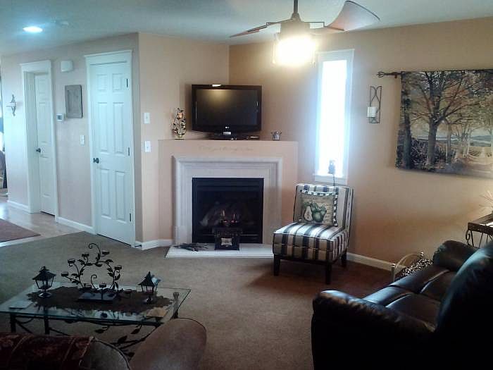 Photo 2  Living Room
