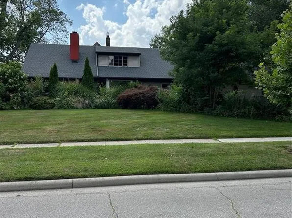 2605 Densmore Dr, Toledo, OH 43606