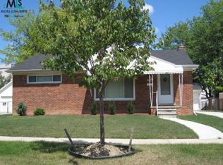 974 Huntington St, Mount Clemens, MI 48043