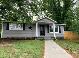 396 Hall St, Hendersonville, NC 28739