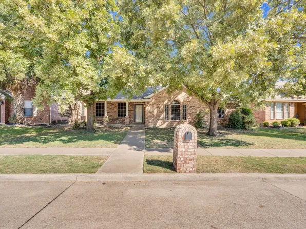 233 Garden Valley Ln, Red Oak, TX 75154