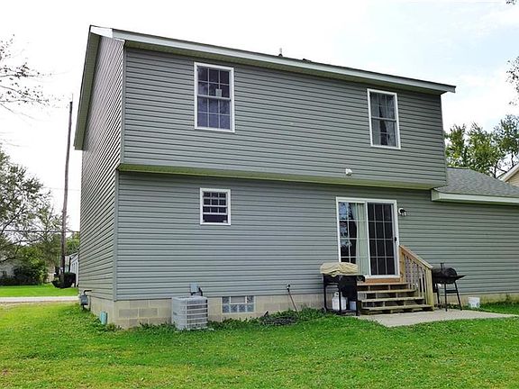 2nd image of 163 E Union St