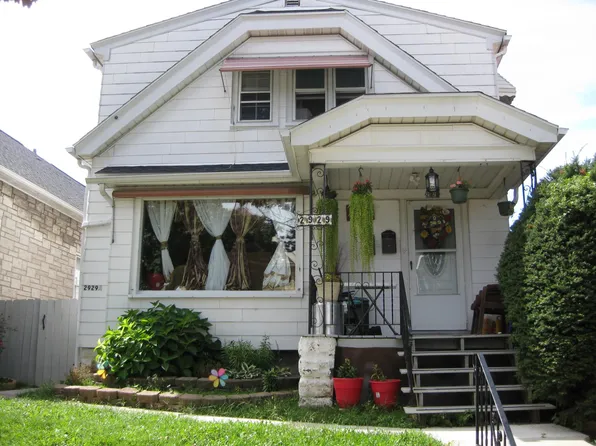 2929 S 15th Pl, Milwaukee, WI 53215