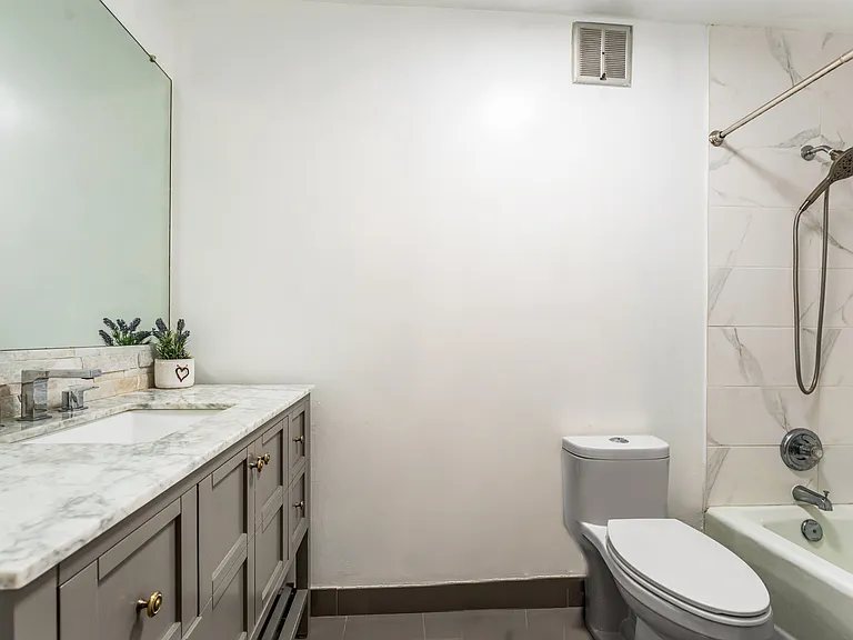 300 Winston Dr #318 — Photo 21