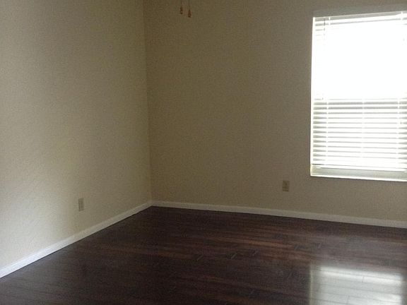 5th image of 2111 Newt St