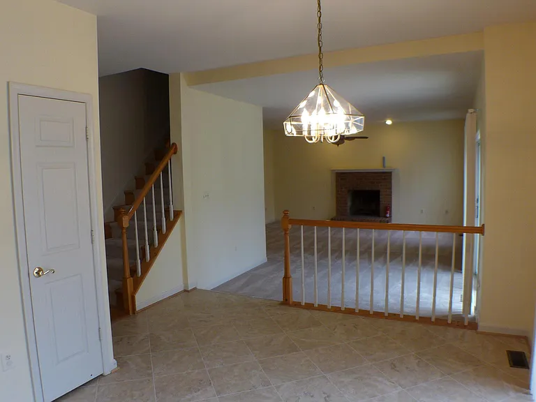 10008 Manor Pl — Photo 11