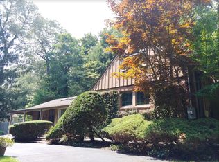 16 Dunlop Rd, Huntington, NY 11743