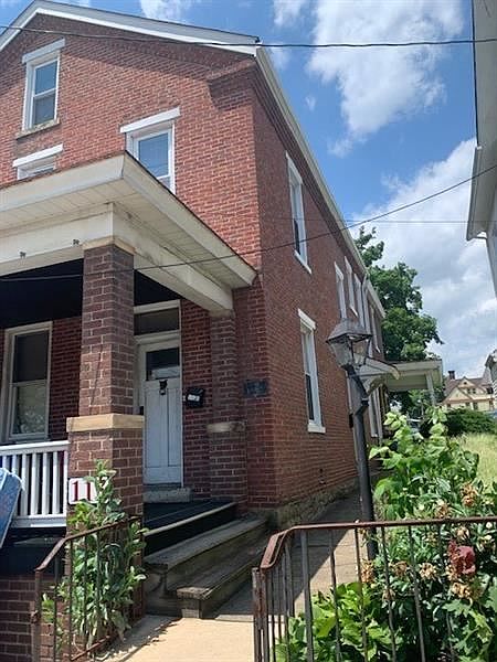 2nd image of 115 W 3rd St Unit 1