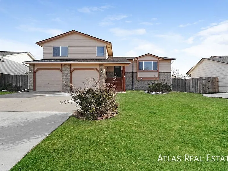 1135 Marsh Hawk Dr — Photo 1