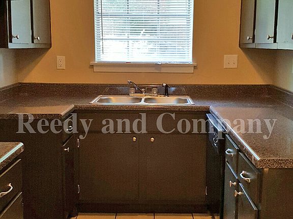 3rd image of 5566 Apple Blossom Dr