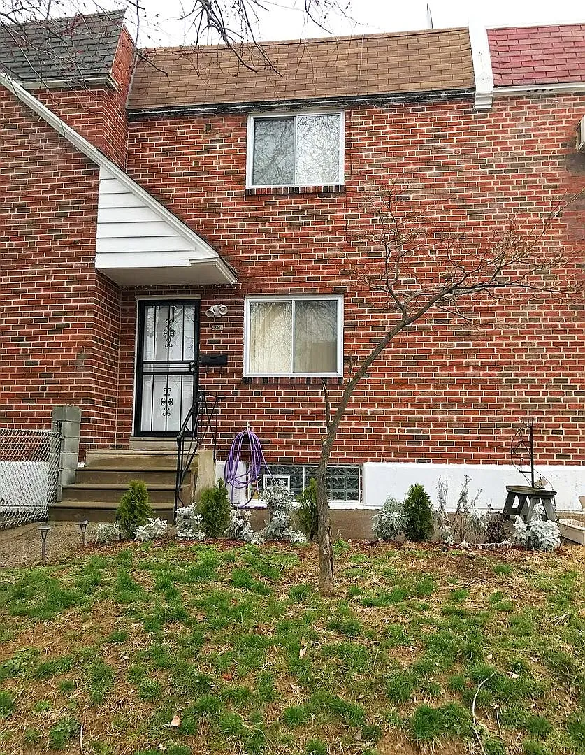 Building Photo - 5931 Elmhurst St