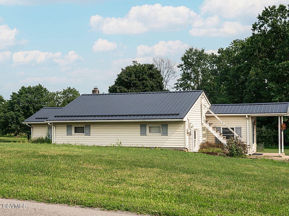 3rd image of 223 Carpenter Rd