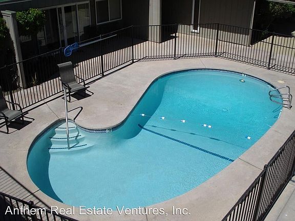 5th image of 1507 W Barbara Worth Dr APT 3