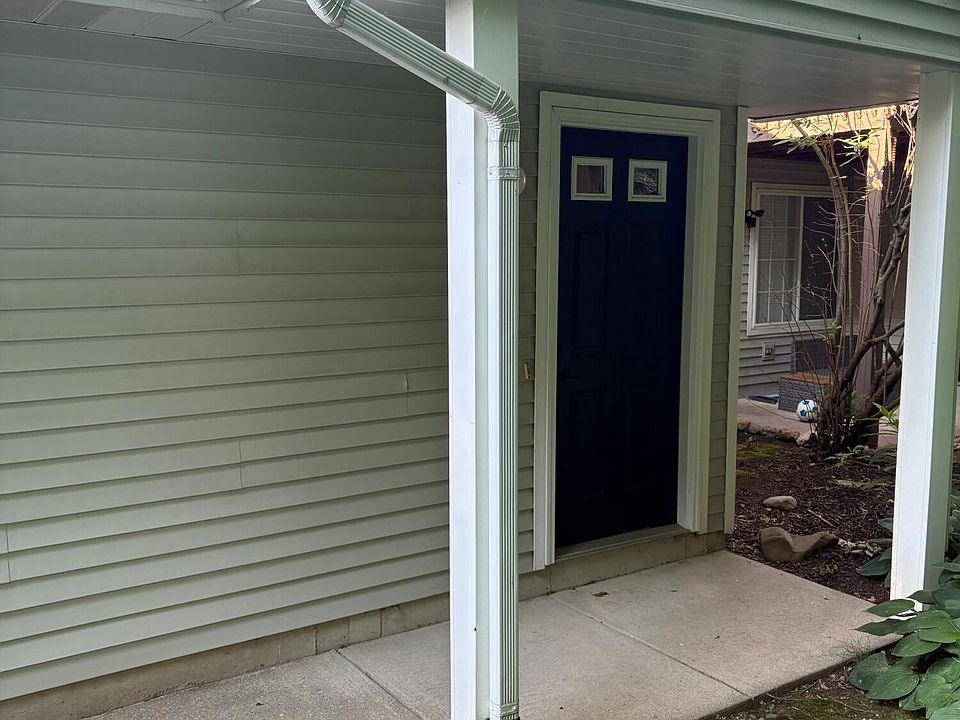 1st image of 217 Hunters Ln NE #6
