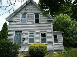 143 Sproat St, Middleboro, MA 02346