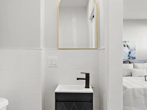 77 Boyd Avenue image 21 of 26