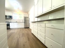 271 Woodbury Rd, Huntington, NY