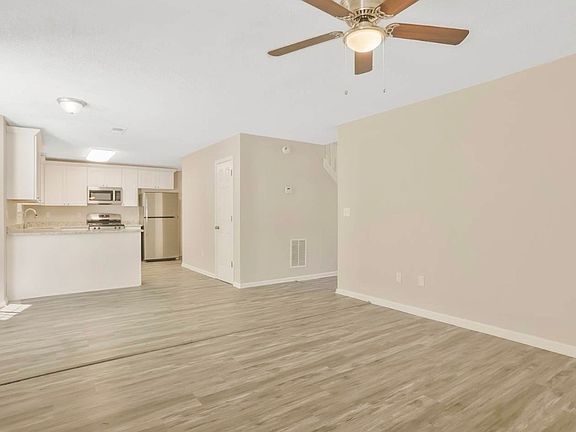 2nd image of 3087 Stonebridge Creek Dr
